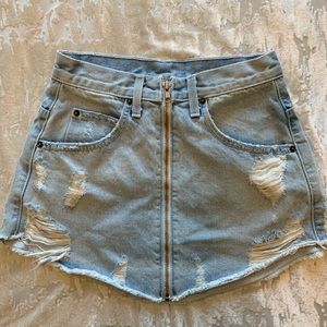 carmar denim skirt w/front zipper